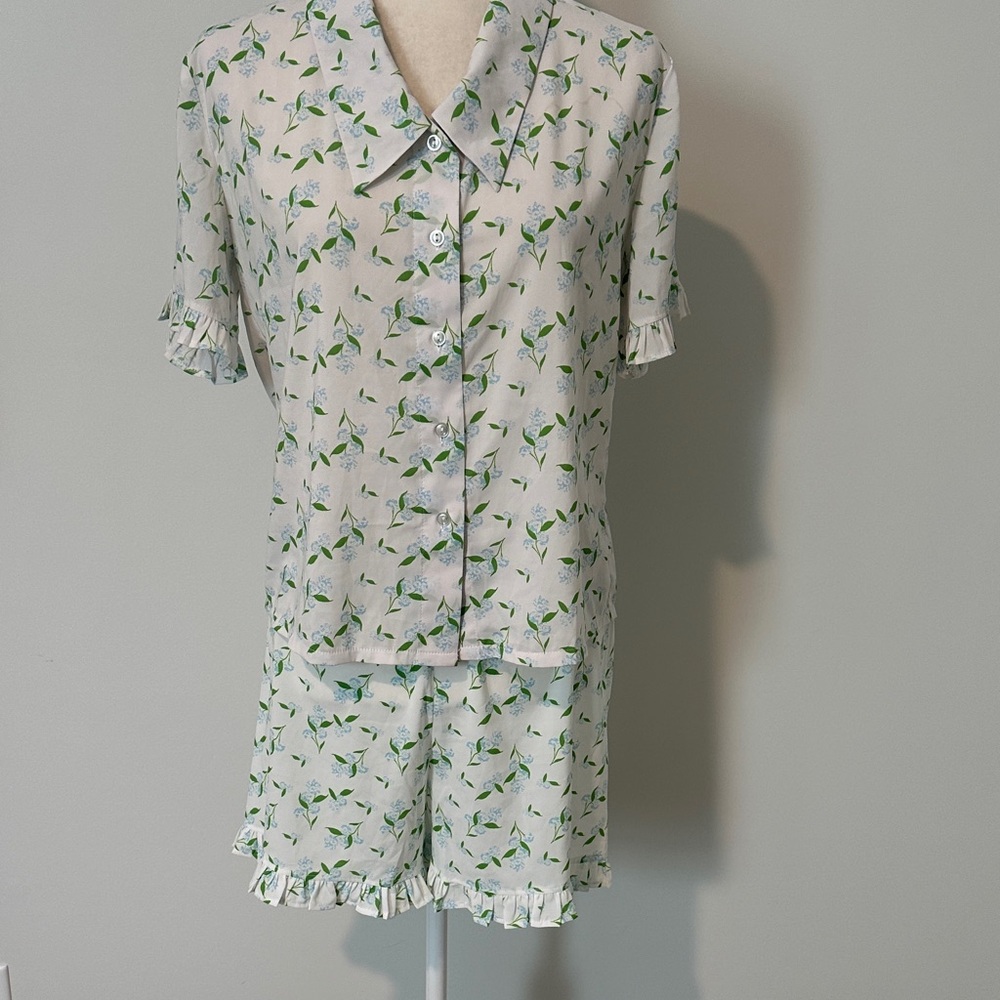 NWOT- The Socialite Floral Pajama Set with Ruffle Trim